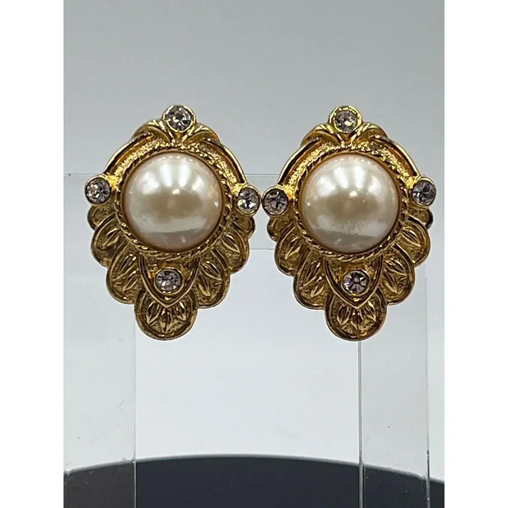 Vintage KJL for Avon "Renaissance Collection" Faux‎ Pearl Clip On Earrings - Picture 2 of 15